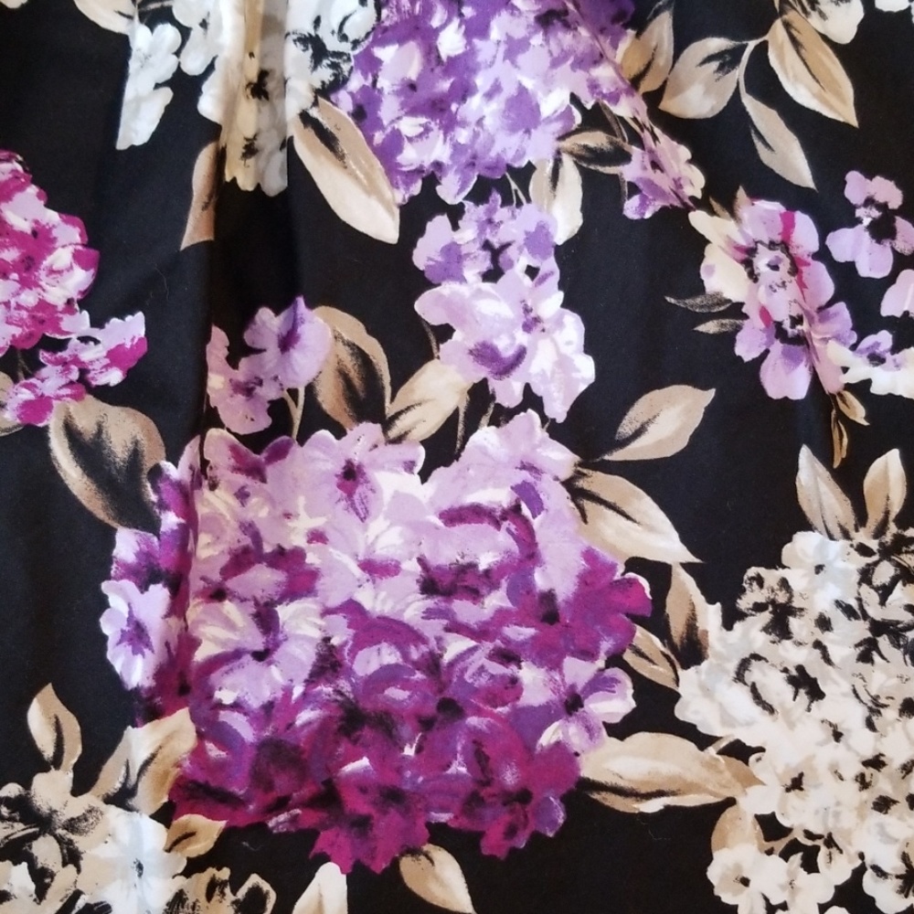 ☆ WHBM ☆ Pleated Floral Skirt - Picture 3 of 8